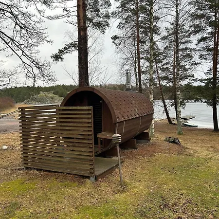 Kalastajan Unelma - Oma Ranta Ja Laituri - Vesillelaskuramppi Dağ evi Skogby